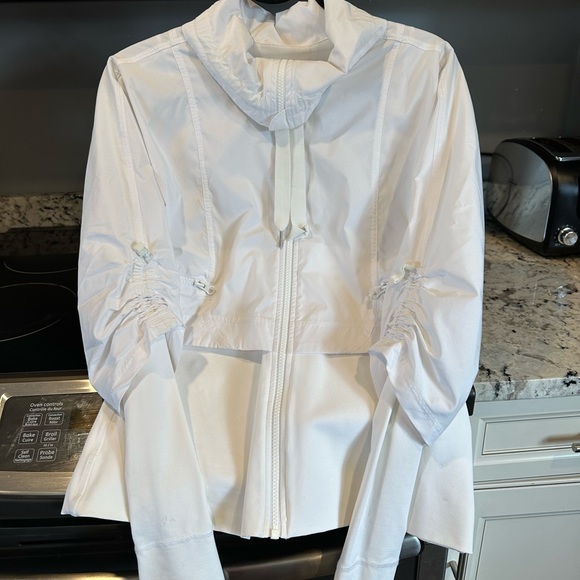 Lululemon jacket. - Picture 1 of 1